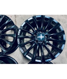 Alufelgen gebraucht - OXXO Oberon black Mercedes A/B/CLA/V-klasse 6,5x16 ET38 5x112 NB66,6 neuwertig KBA 51293