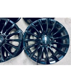 Alufelgen gebraucht - OXXO Oberon black Mercedes A/B/CLA/V-klasse 6,5x16 ET38 5x112 NB66,6 neuwertig KBA 51293