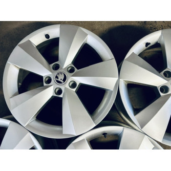 ALUFELGEN GEBRAUCHT SKODA KAROQ/KODIAQ 6,5X17 ET38 5X112 NB57,1 ORIG. 565601025 NANUQ