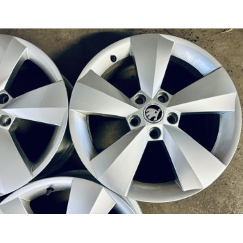 ALUFELGEN GEBRAUCHT SKODA KAROQ/KODIAQ 6,5X17 ET38 5X112 NB57,1 ORIG. 565601025 NANUQ